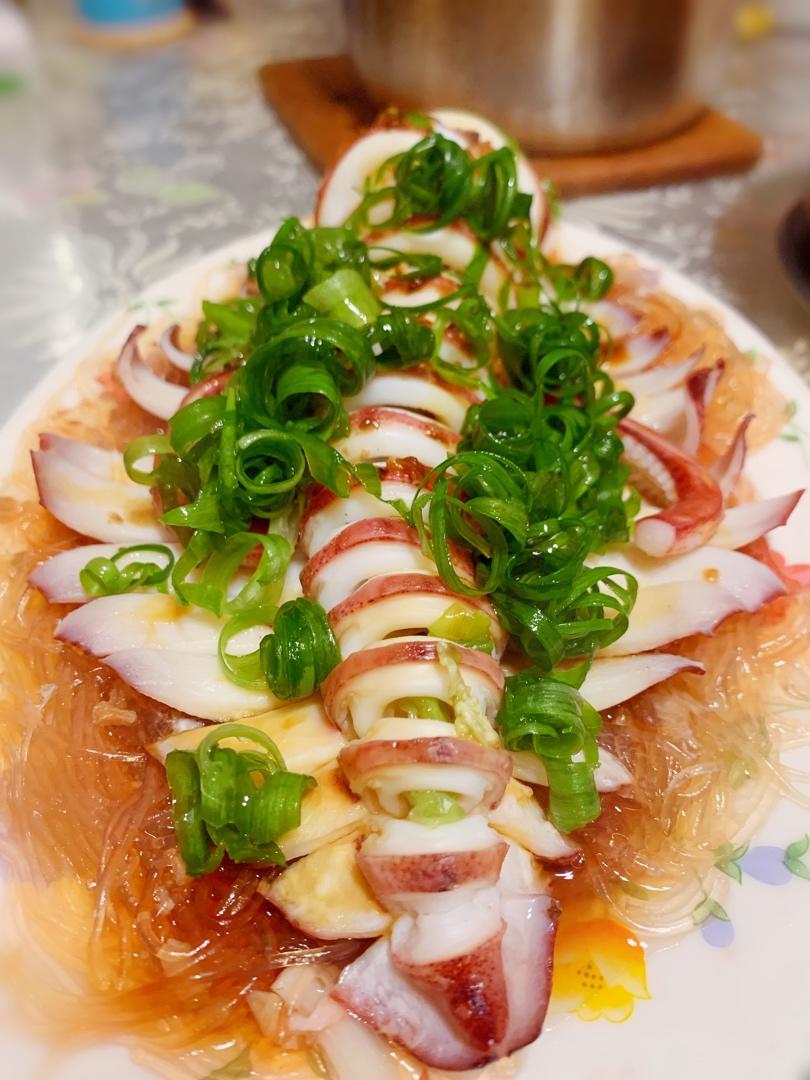 蒜蓉粉丝金针菇蒸鱿鱼