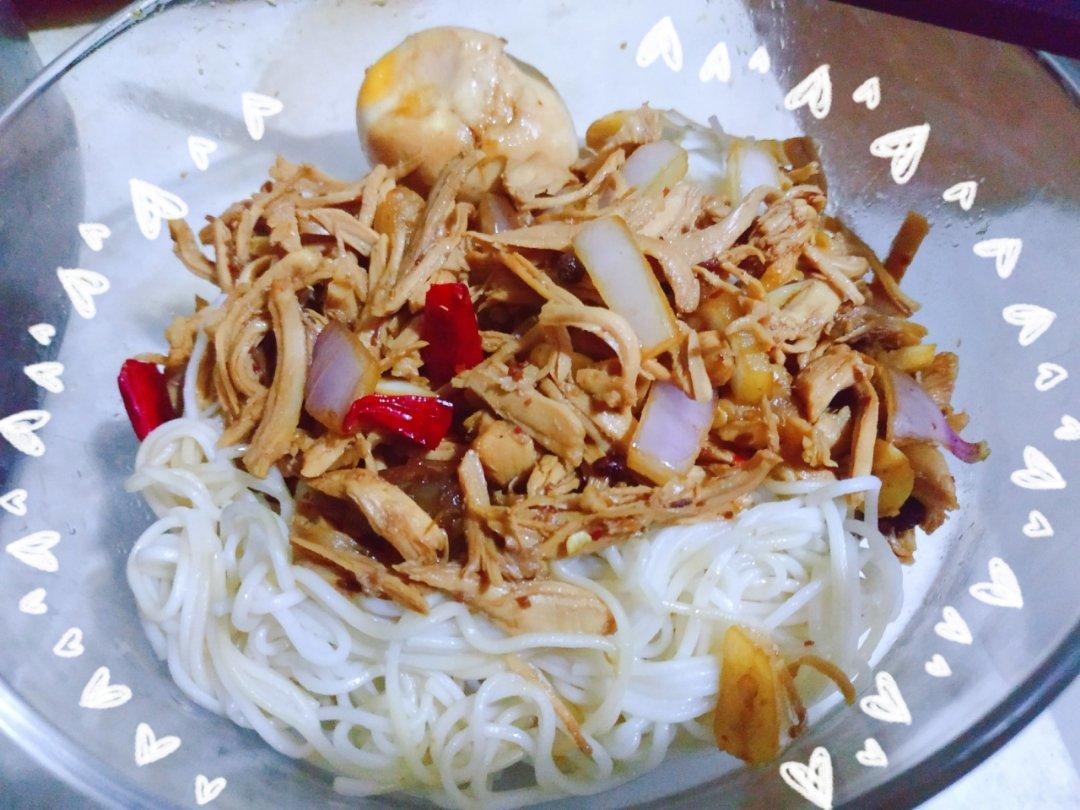麻酱鸡丝凉面