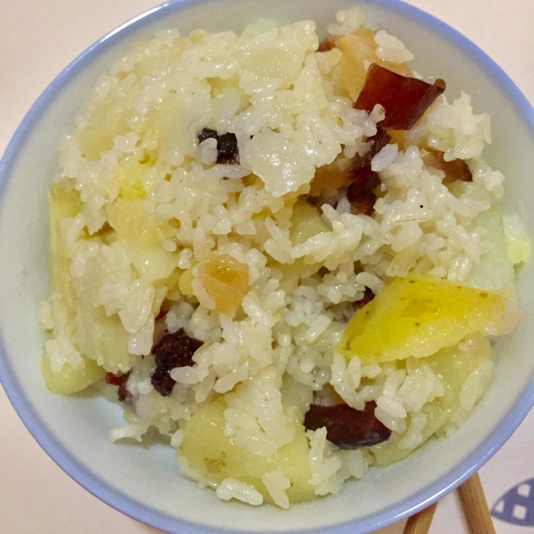 腊肉土豆闷饭