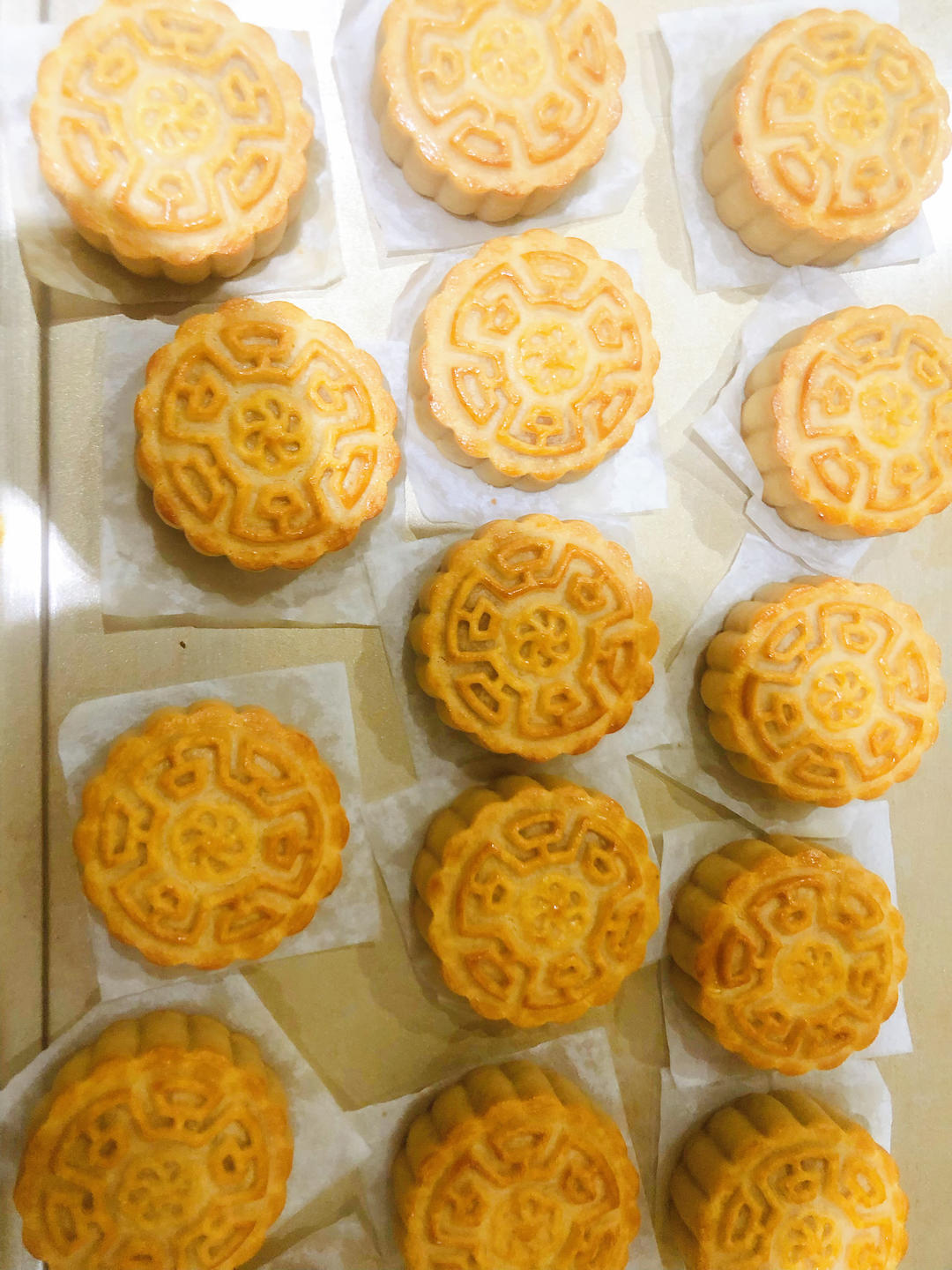 广式月饼－－蛋黄豆沙月饼