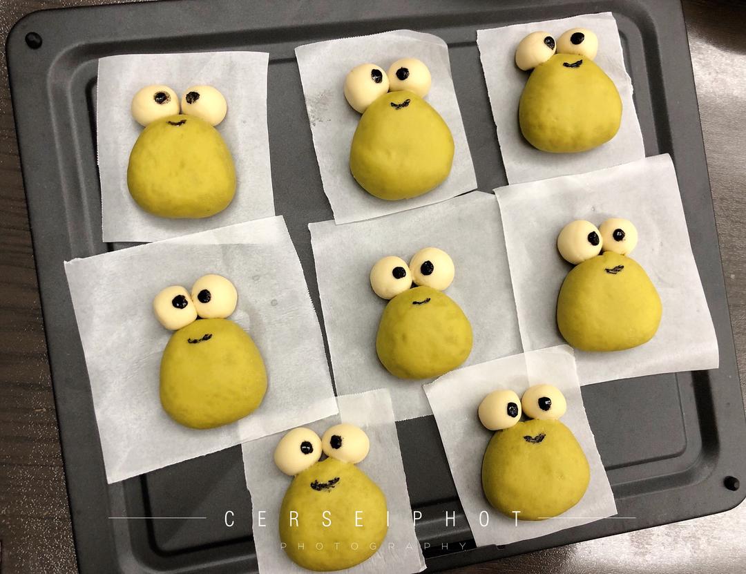 (青蛙馒头) 不用模具的卡通动物奶黄包的做法