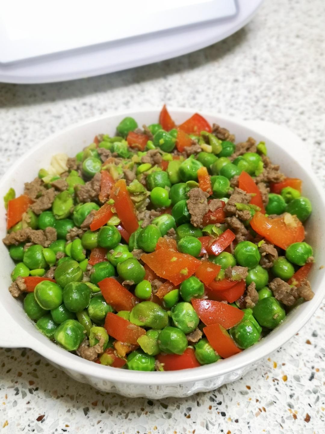 豌豆炒牛肉碎（小美版）的做法