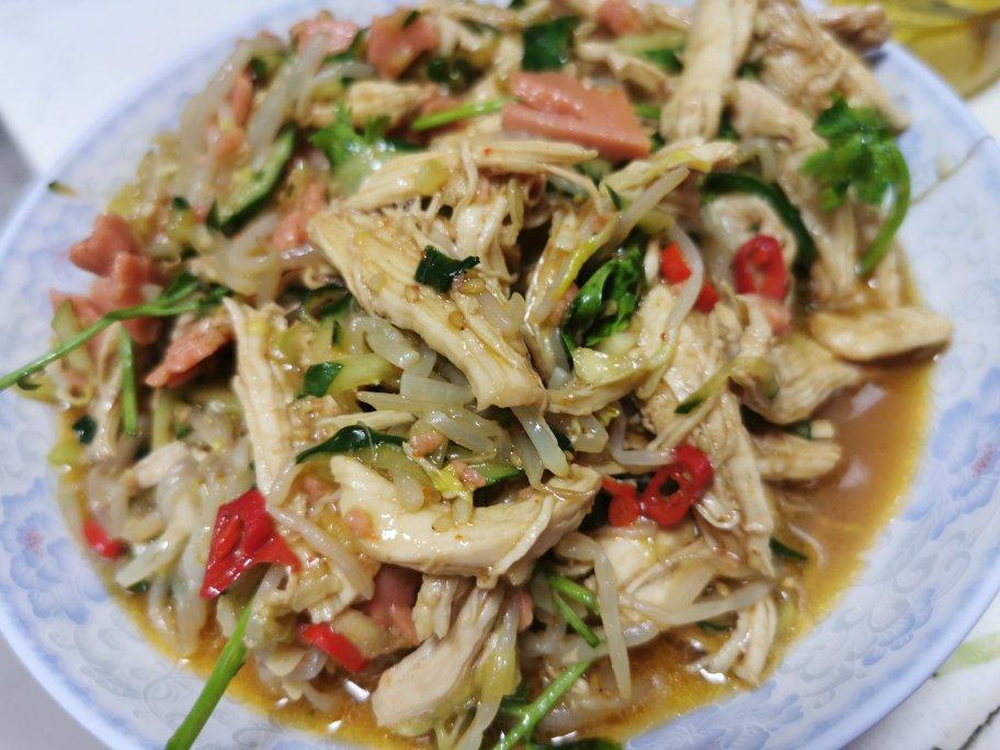 香辣爽口手撕鸡（少油好吃的鸡胸肉做法）