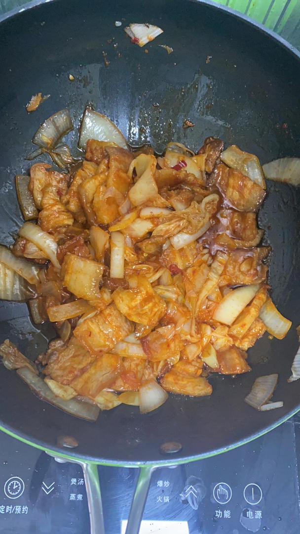 辣白菜炒五花肉