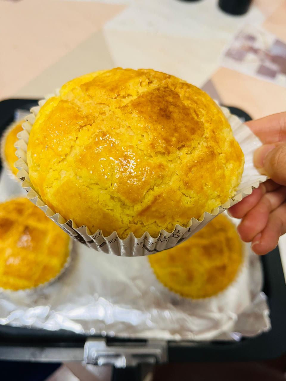 好吃到炸裂的港式菠萝包（附带制作酥皮的小视频）