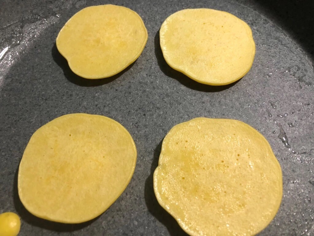 BB香蕉酸奶鸡蛋小饼的做法