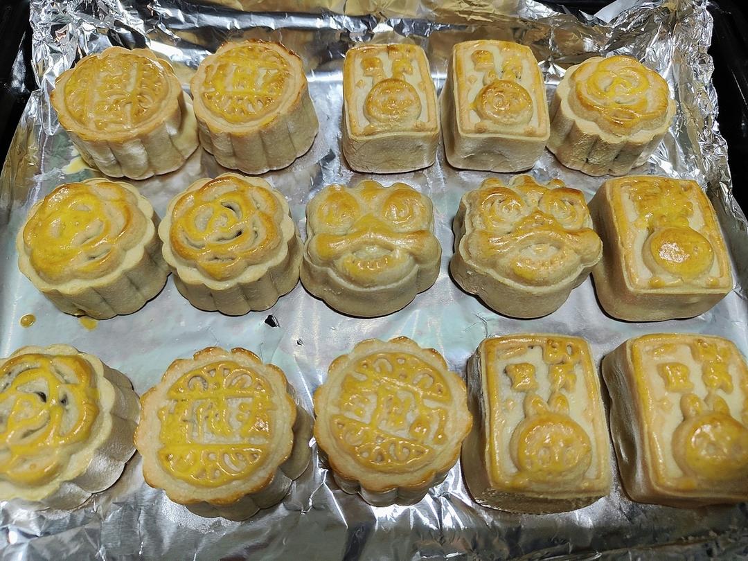 广式月饼——蛋黄莲蓉月饼