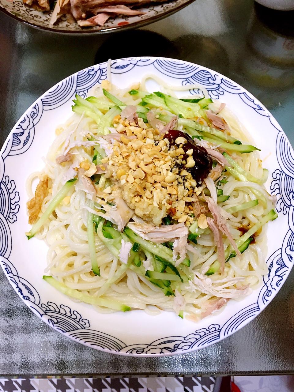 鸡丝凉面