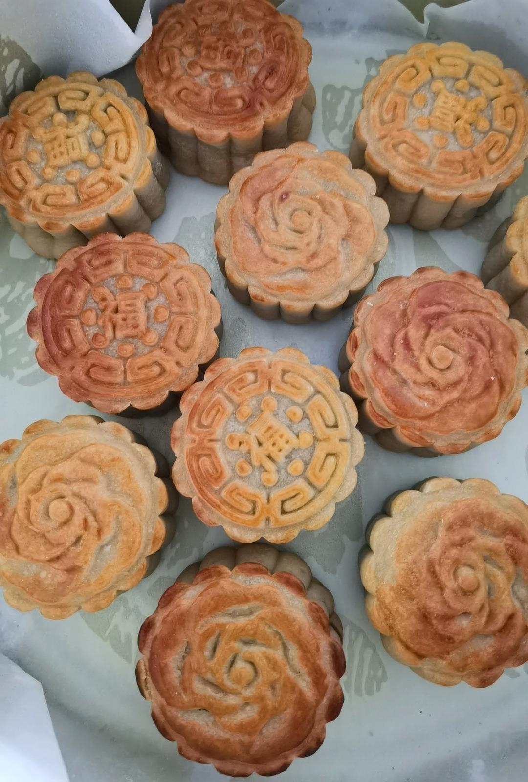 广式豆沙蛋黄月饼（步骤超详细，新手适用）