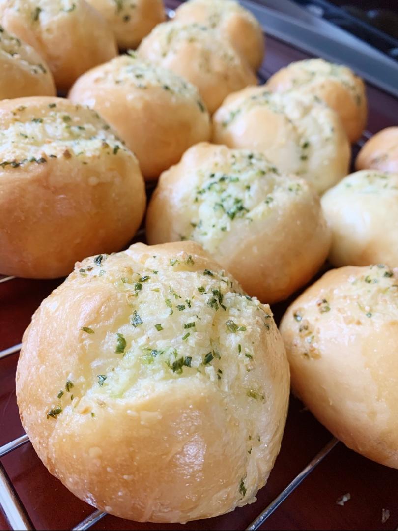 考验自制力的小餐包---黄油蒜香小餐包