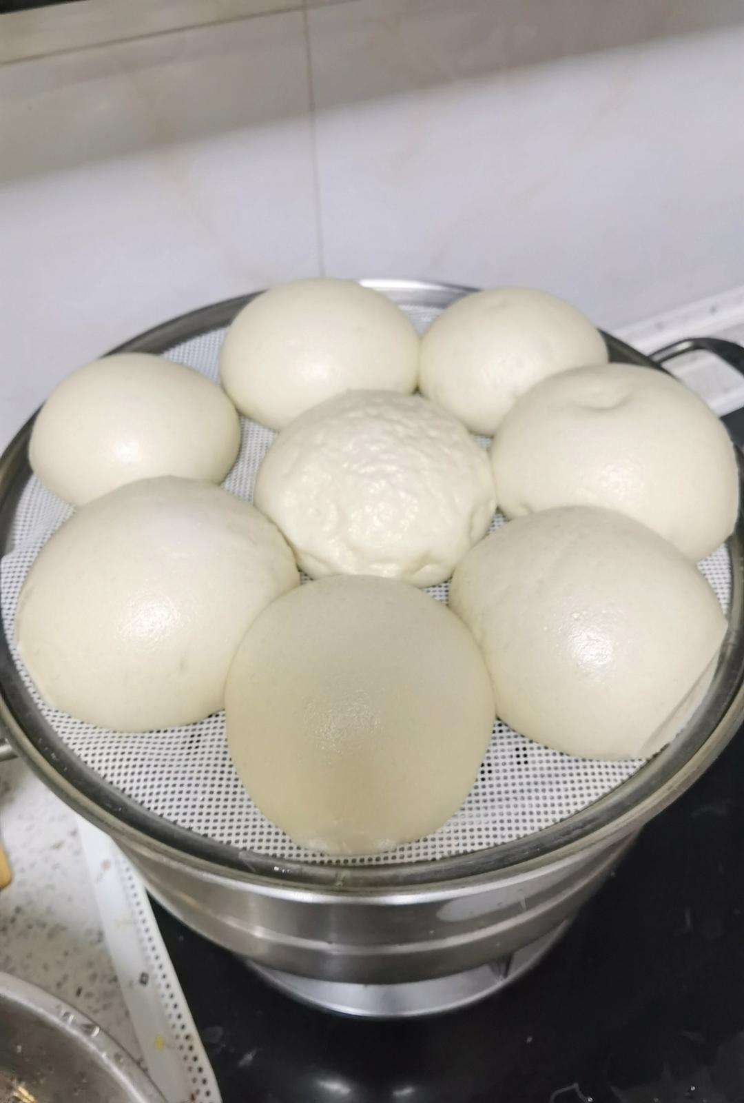 在面包机帮助下蒸馒头