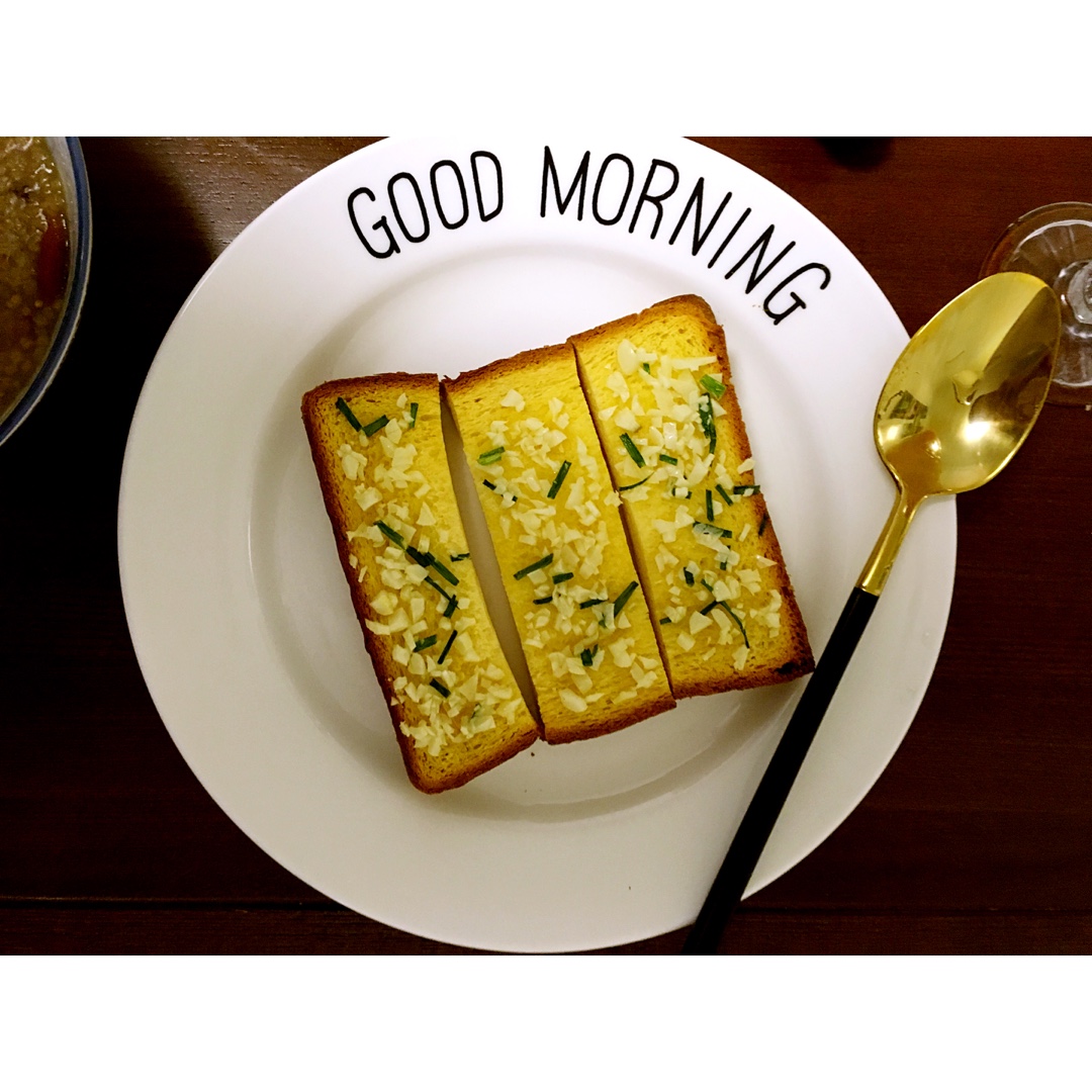 微波炉蒜香面包