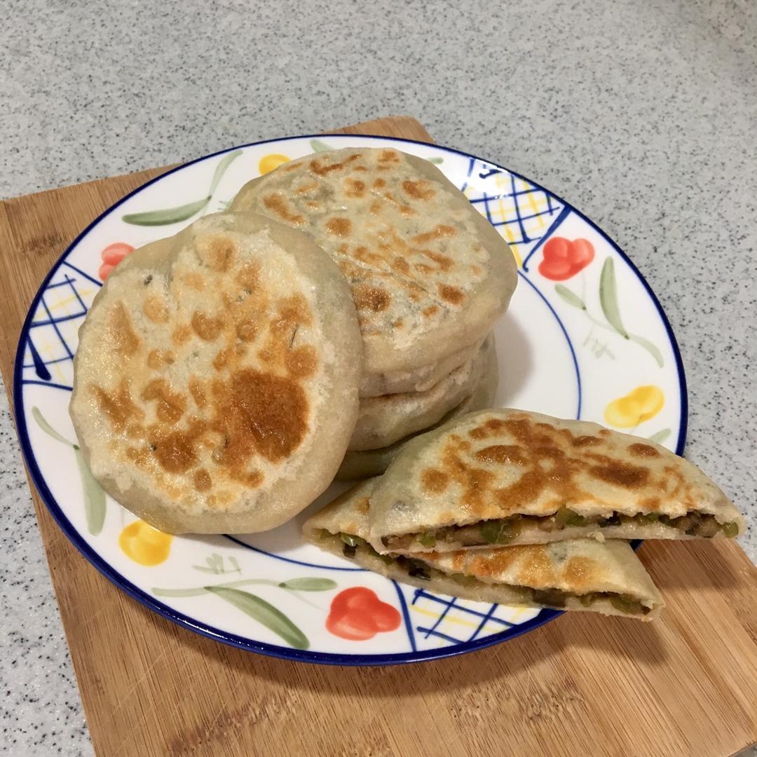 茄子尖椒素馅饼——咬一口能出汤汁儿