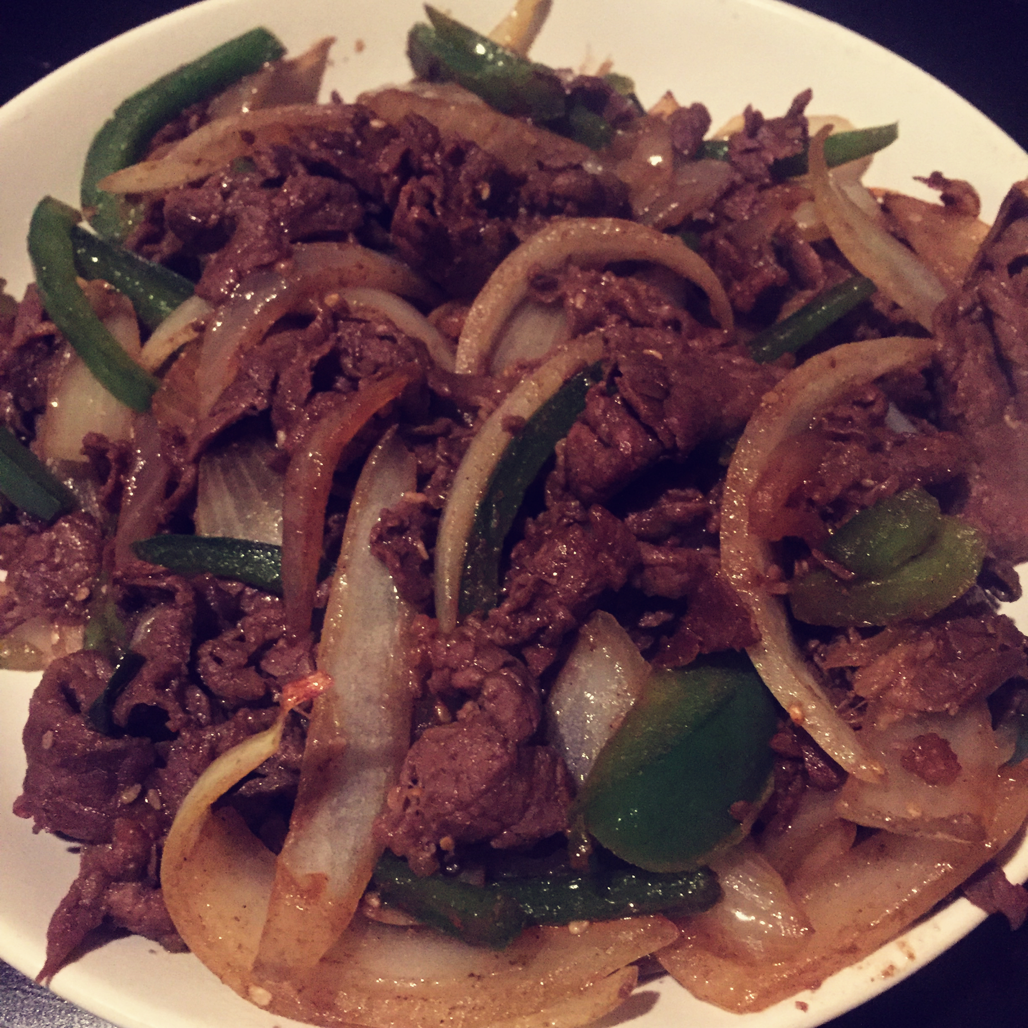 孜然洋葱炒牛肉粒