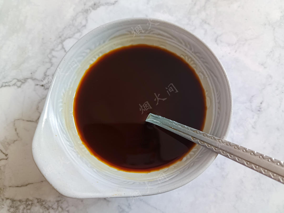 新蒜薹上市！这样做，好吃下饭，拌面一绝🍜的做法 步骤2