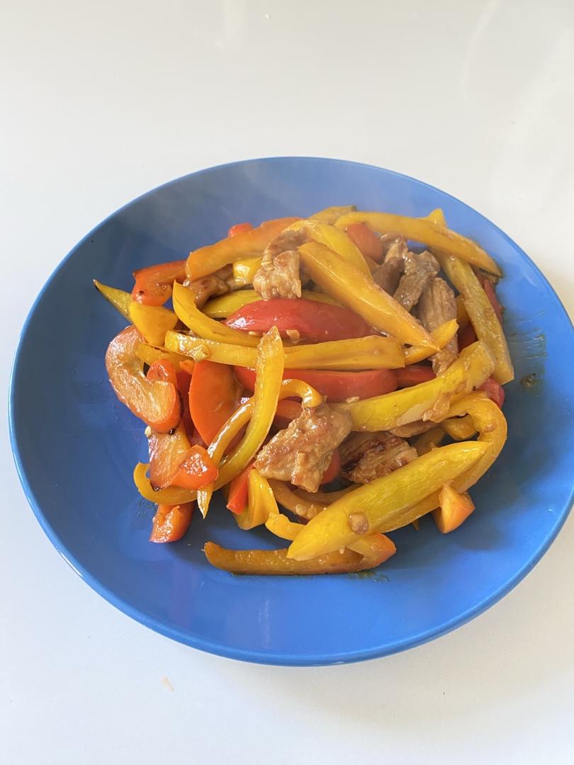 灯笼椒辣椒炒肉