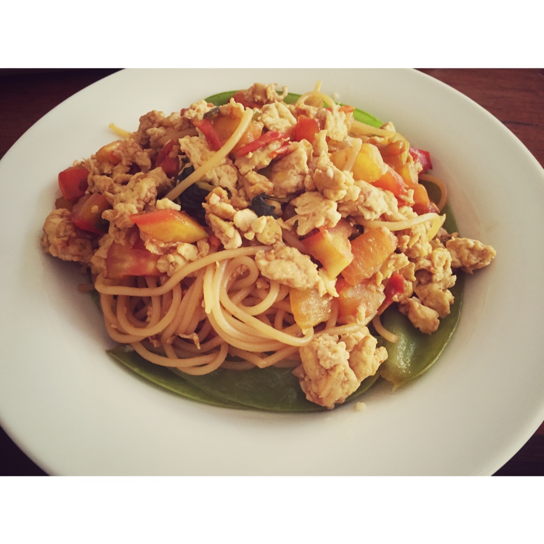 西红柿鸡蛋拌意面