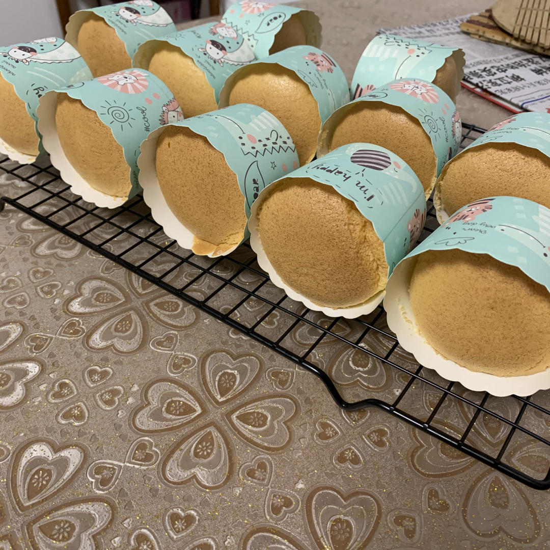 纸杯蛋糕 8寸戚风蛋糕的量