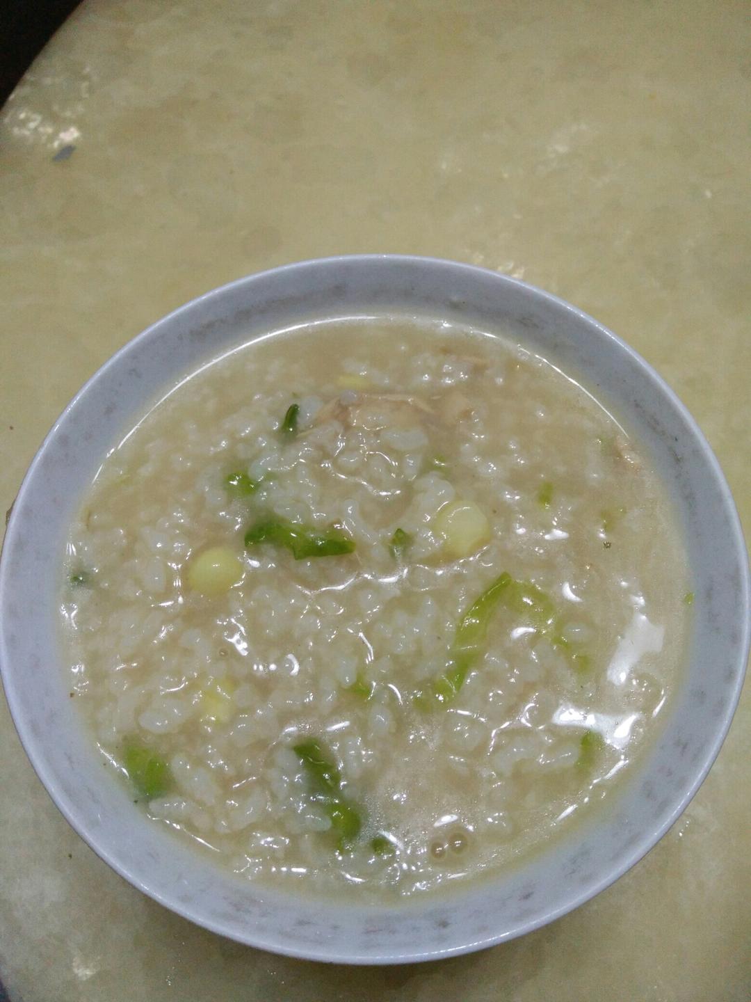 蔬菜鸡肉砂锅粥的做法