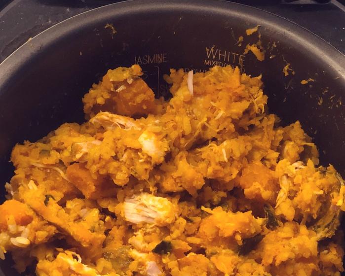 【南瓜鸡肉焖饭】