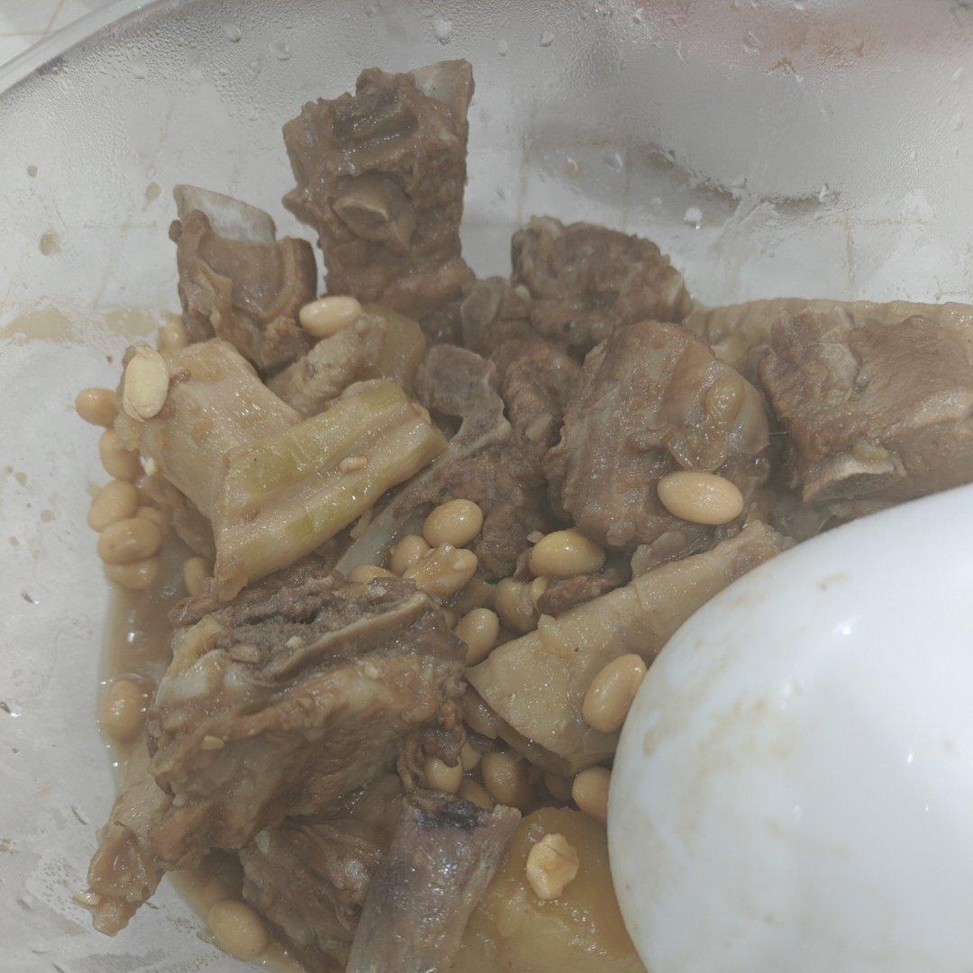 排骨焖黄豆