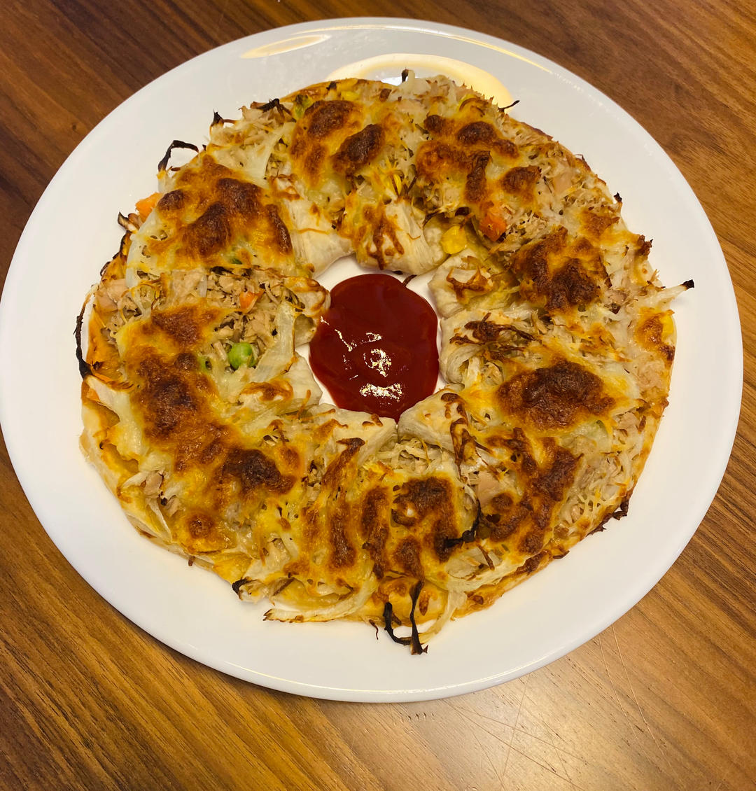 抓饼金枪鱼披萨。超简易食谱