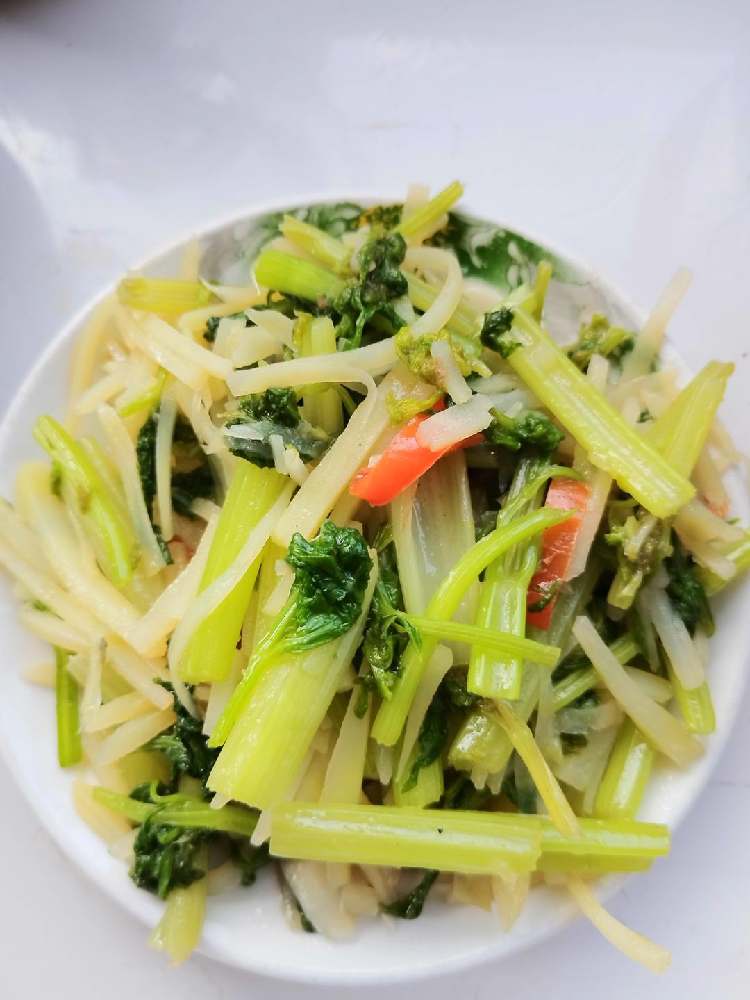 小芹菜炒土豆丝