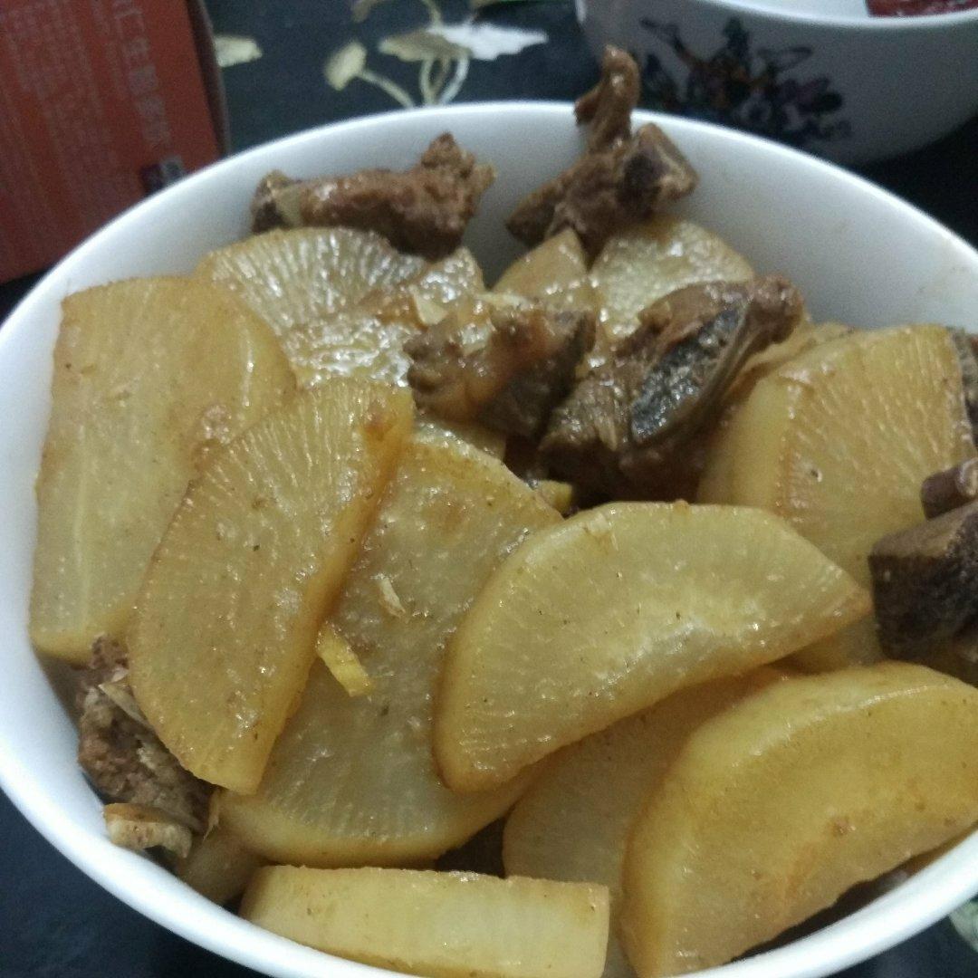 萝卜红烧排骨