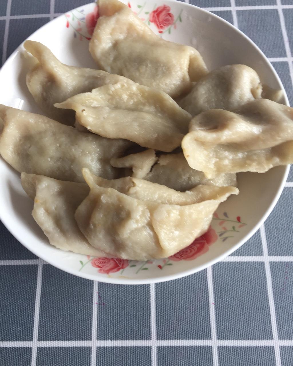 猪肉大葱烫面蒸饺