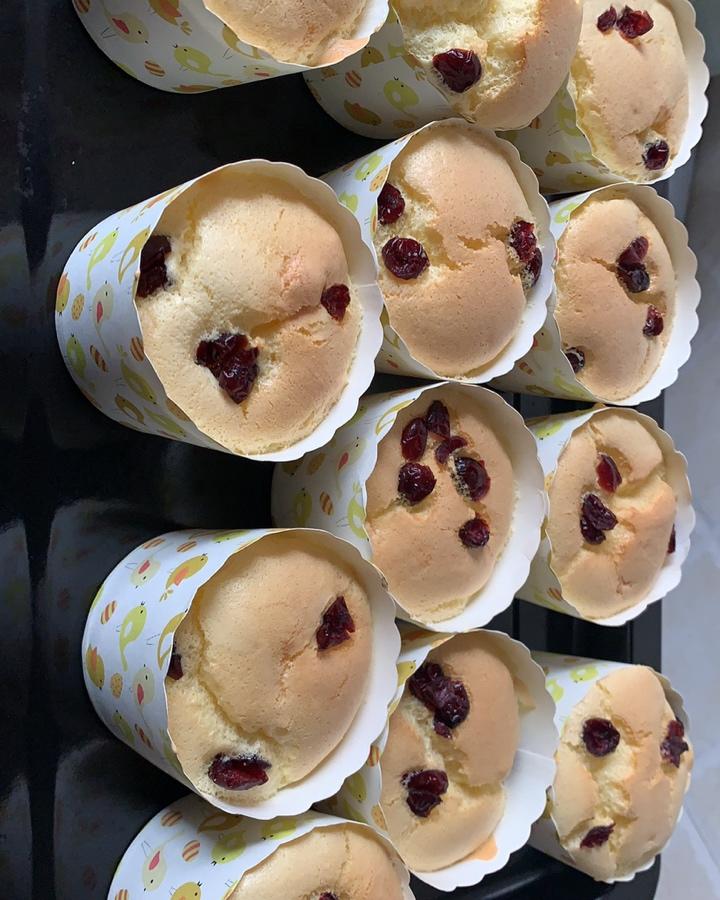 纸杯蛋糕（蔓越莓版可爱到爆）