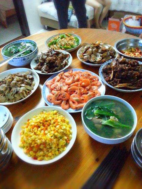 做过 偶尔一桌菜 星期天朋友来访,忙了半天做了几个小菜小聚,个个吃