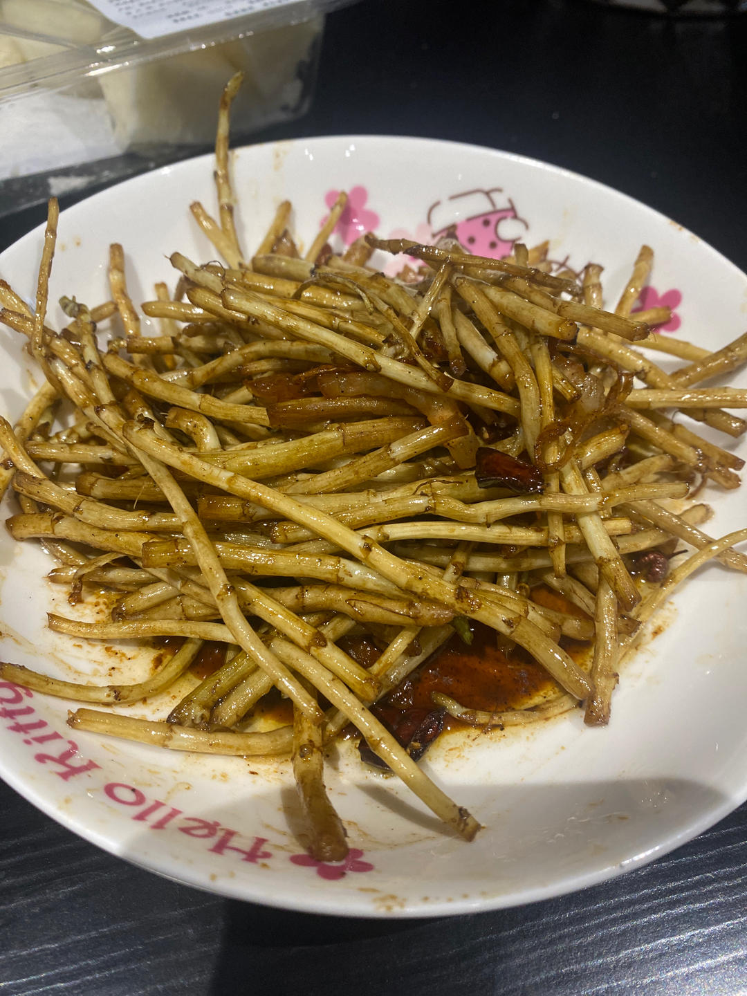 藜蒿根（泥蒿根）炒香肠（湖北菜）