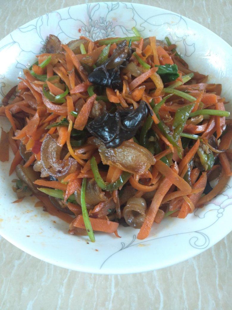 红萝卜炒肉