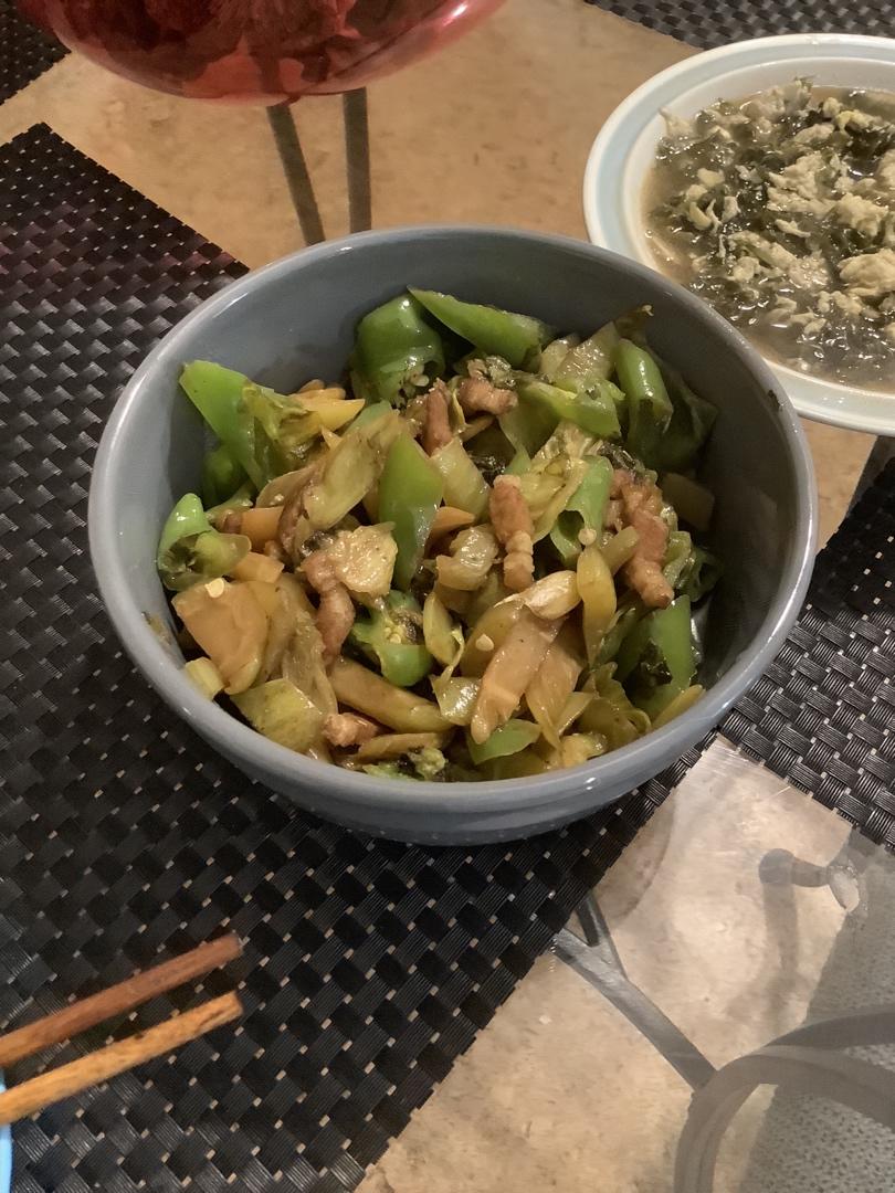 巨下饭的酸菜炒肉丝