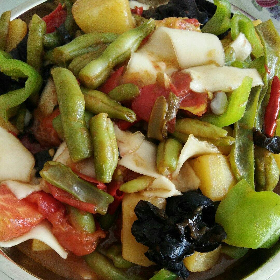 丁家三小姐做的土豆炖豆角西红柿