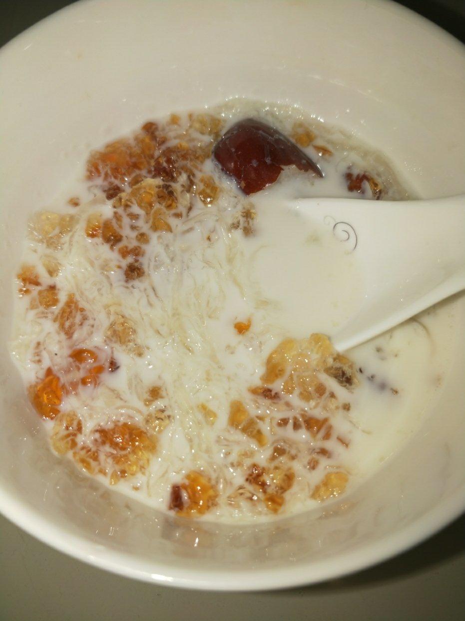 僮敏果做的牛奶炖桃胶