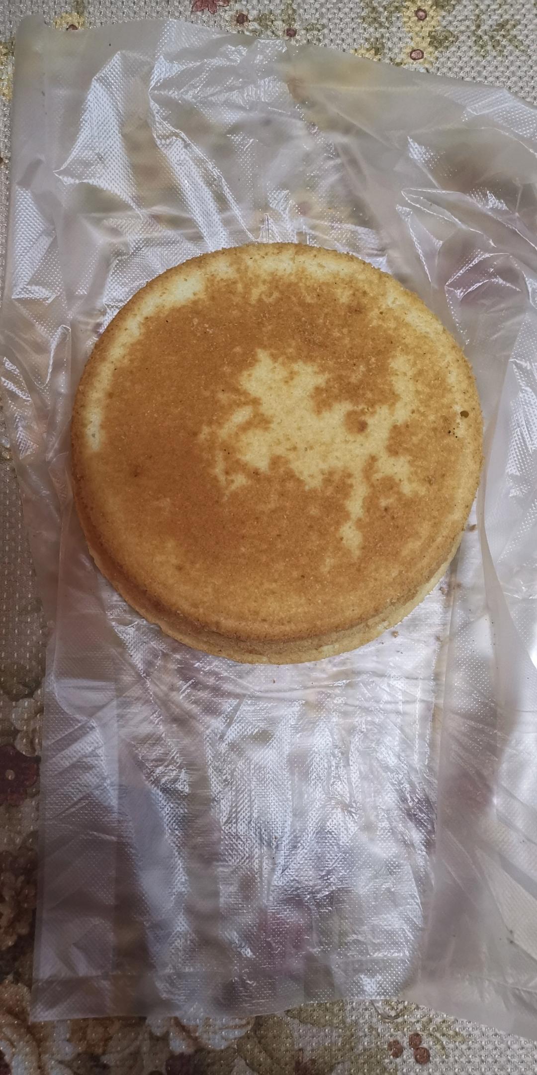 6寸基础版戚风蛋糕胚（附上我做的黄金果生日蛋糕）