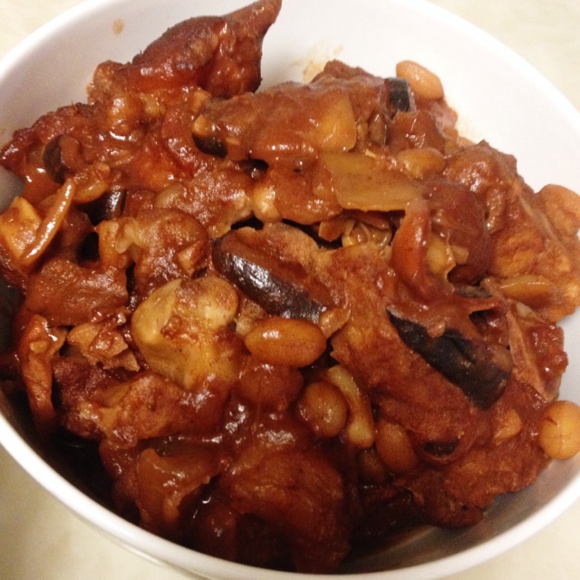 南乳花生猪脚煲