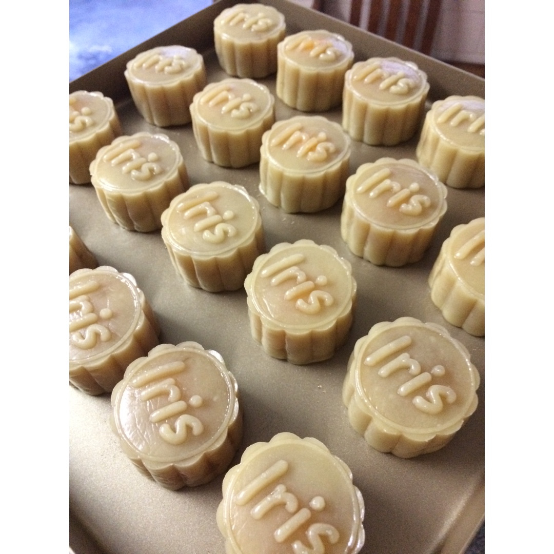 广式月饼——蛋黄莲蓉月饼