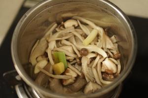豆腐菌菇汤的做法 步骤8