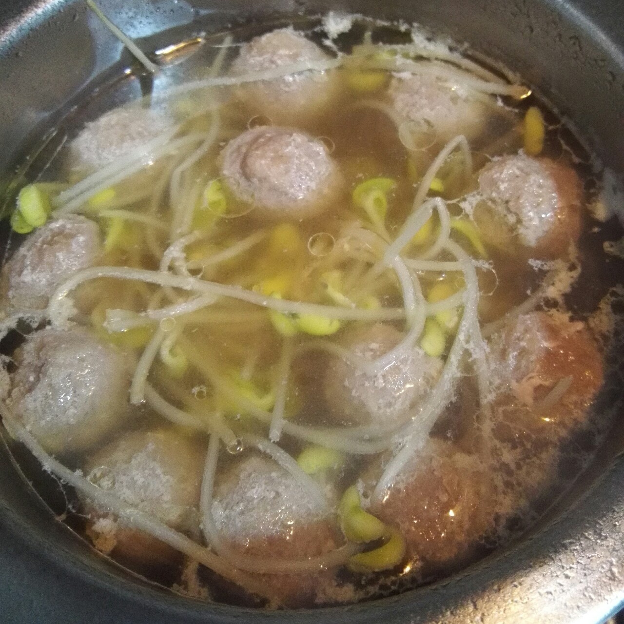 豆芽丸子汤