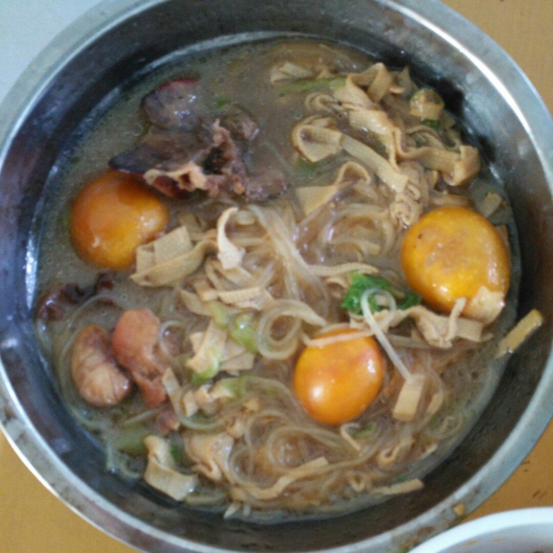 东北小鸡儿炖蘑菇