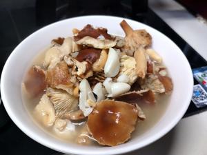 鸡汤煨奶浆菌的做法 步骤11