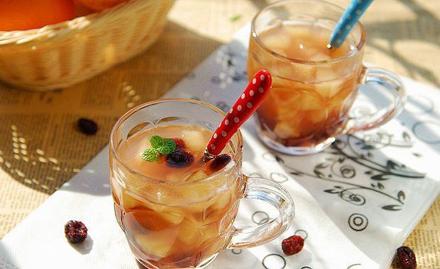 酸甜可口生津养颜的蔓越莓苹果糖水的做法