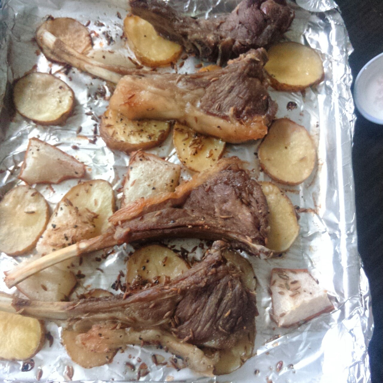 孜然羊排烤土豆