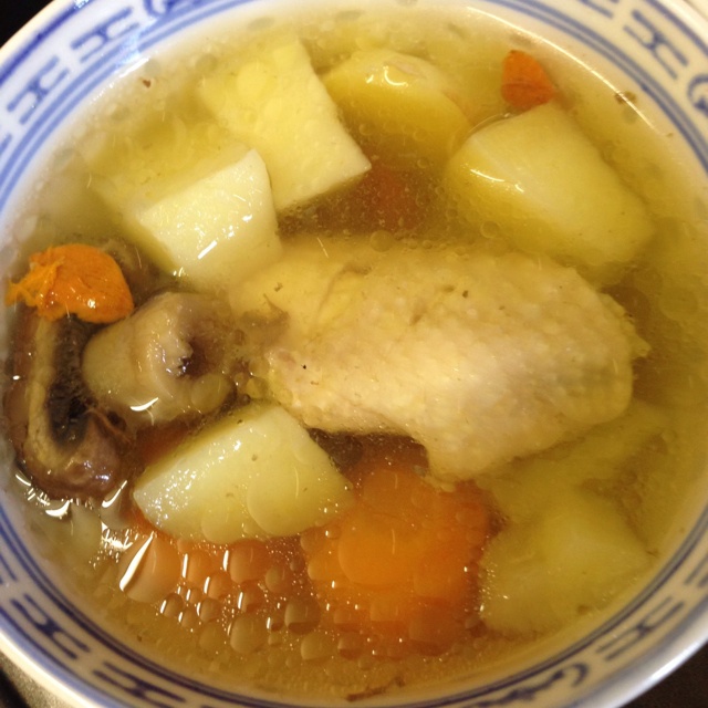 土豆鸡翅蘑菇干丝汤