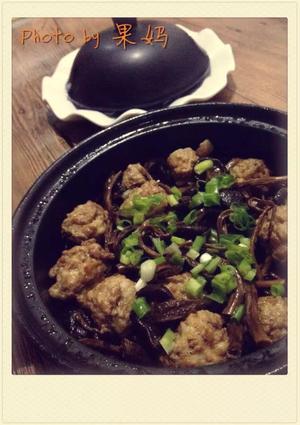 砂锅茶树菇煲肉丸子的做法 步骤3