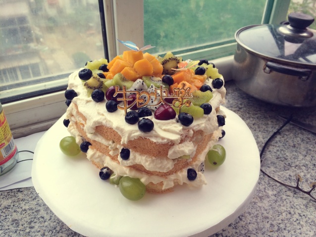 时下流行的鲜奶油戚风裸蛋糕