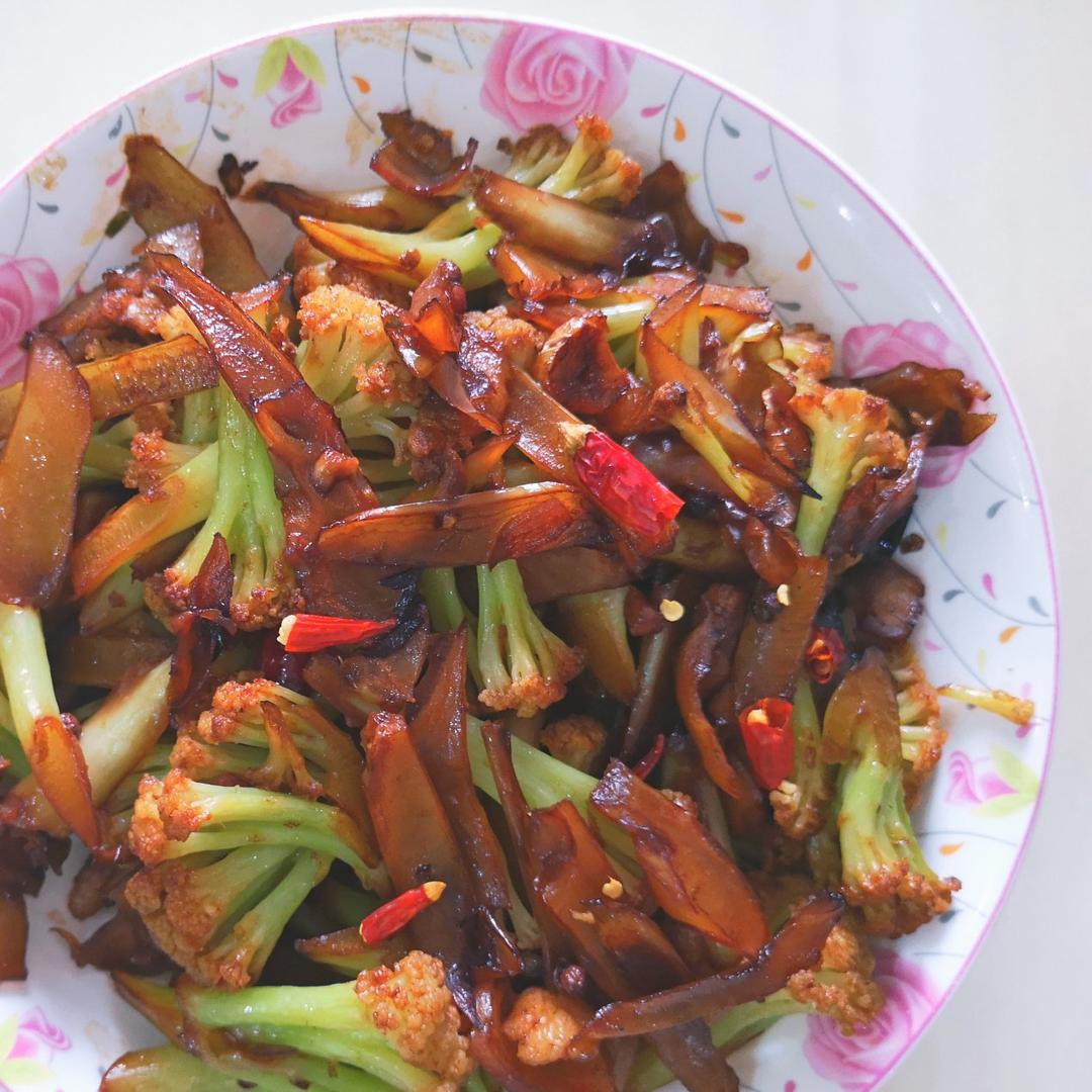 老丁的私房菜-干锅花菜