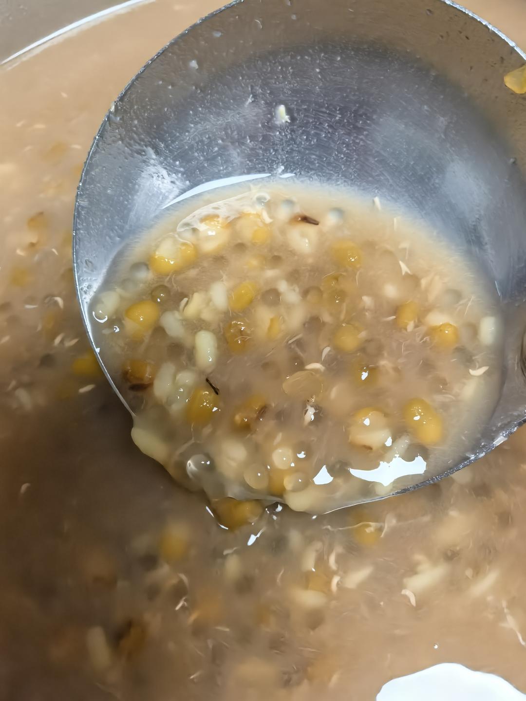 家常绿豆西米露糖水